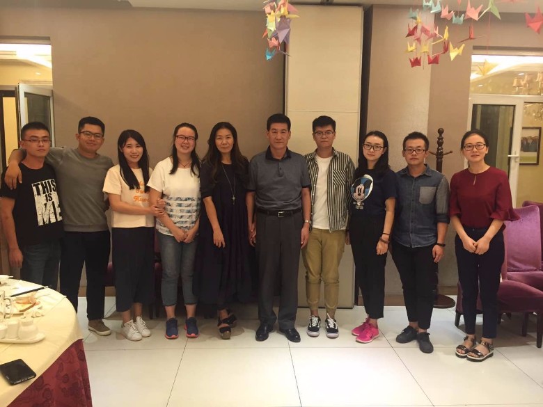 1523942285125248.jpg 2015级会计专硕蔺汉杰老师师门聚餐.jpg